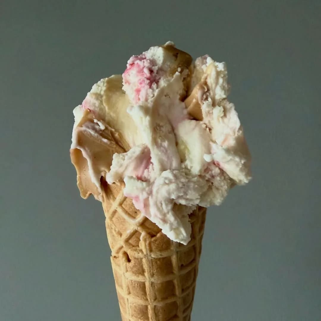 White Chocolate, Raspberry & Hazelnut Fudge